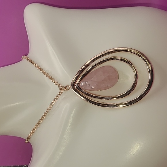 Long semi precious necklace in rose gold tone made by Sonoma. - Picture 5 of 11